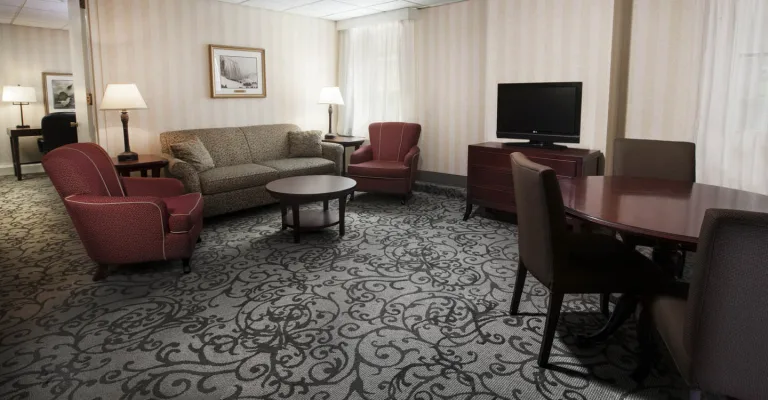 Crowne Suite 768x400