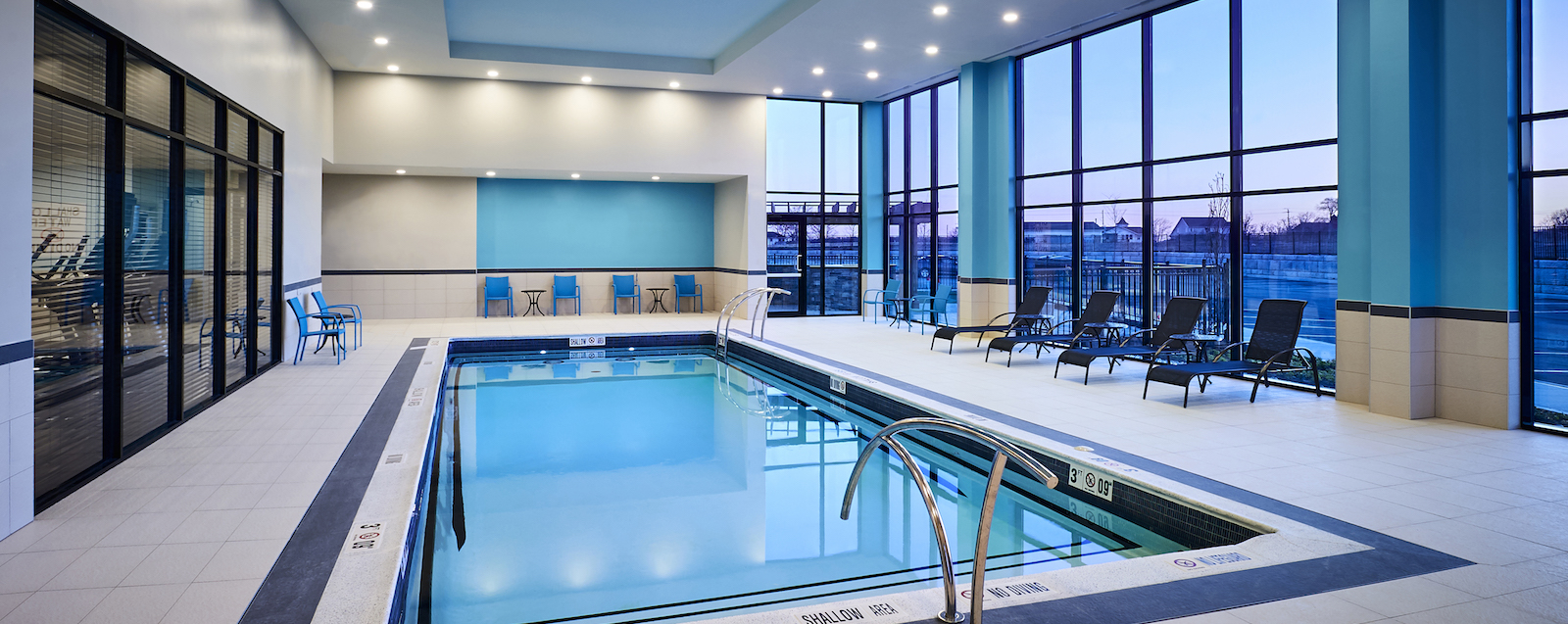 holiday inn express staybridge notl pool