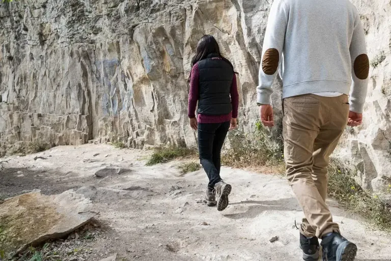 niagara glen hiking 768x513