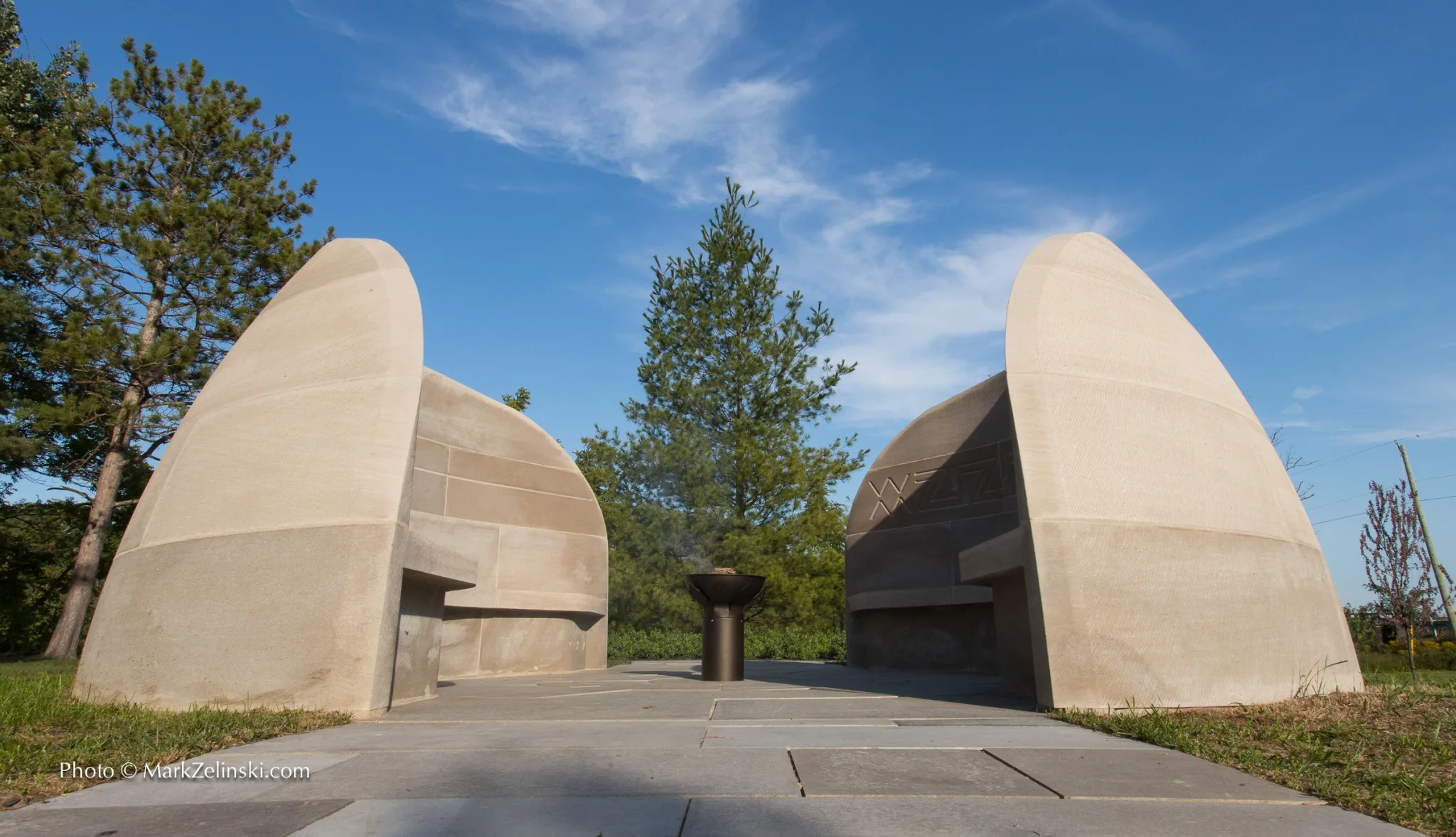 monument 2 2048x1178