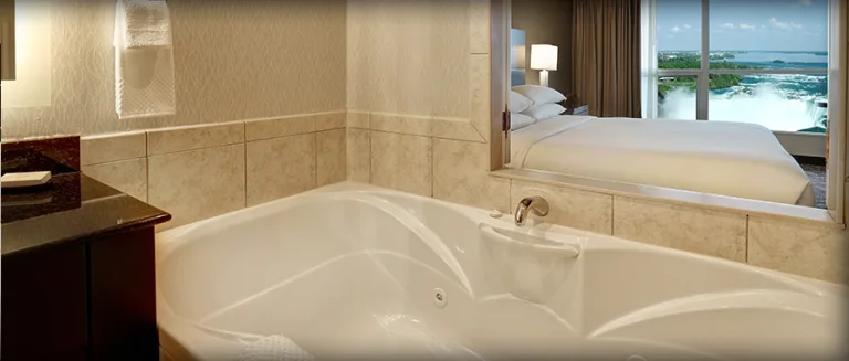 hotel suites whirlpool suite 768x327