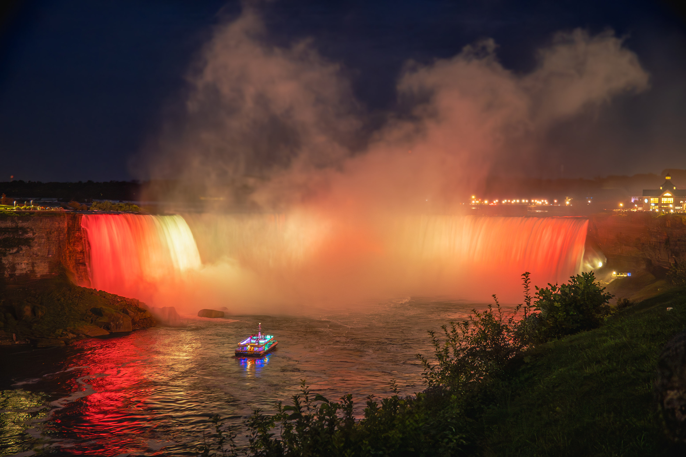 Niagara City Cruises Illumination 2